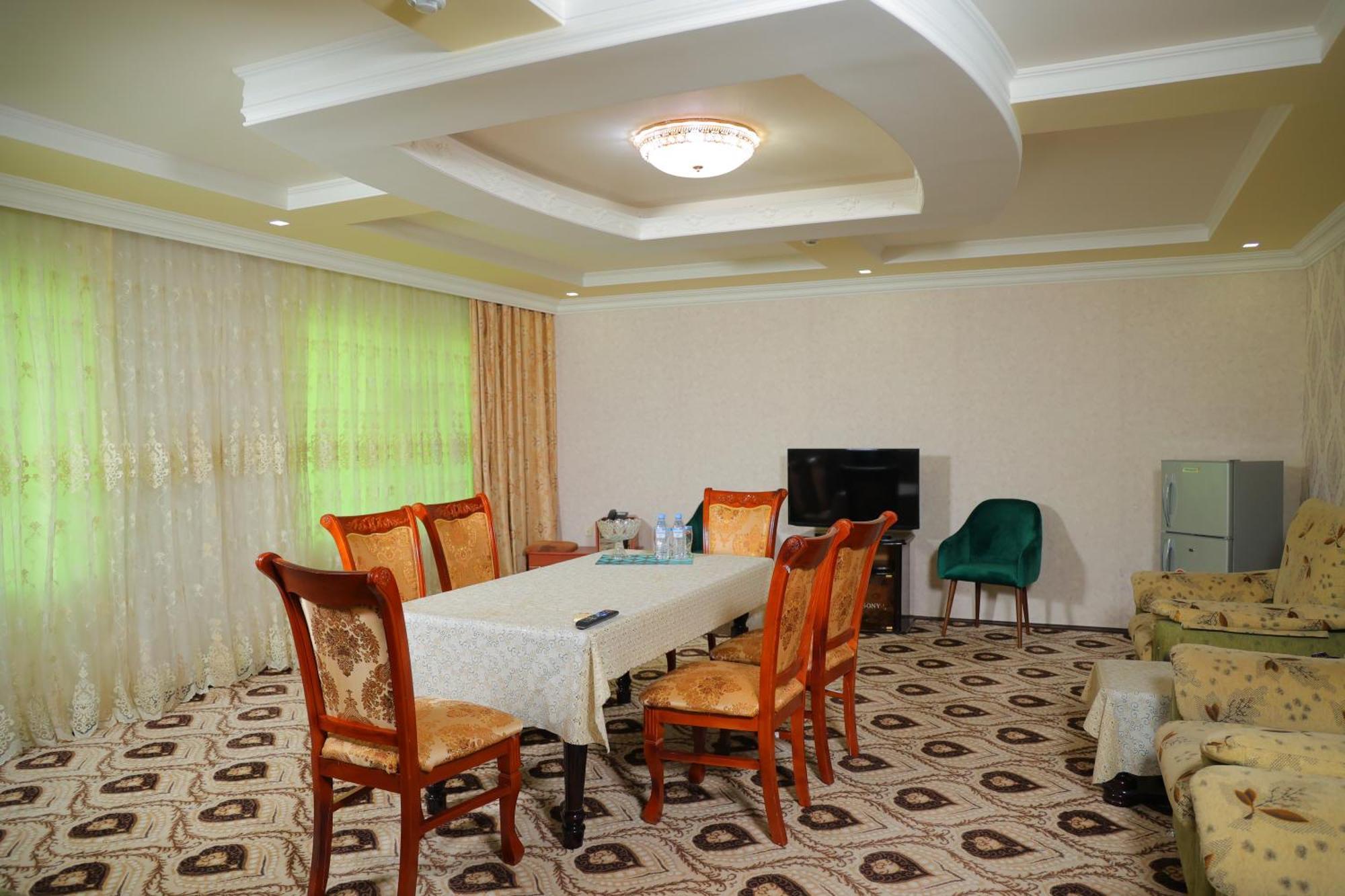 Asson Hotel Термиз Екстериор снимка