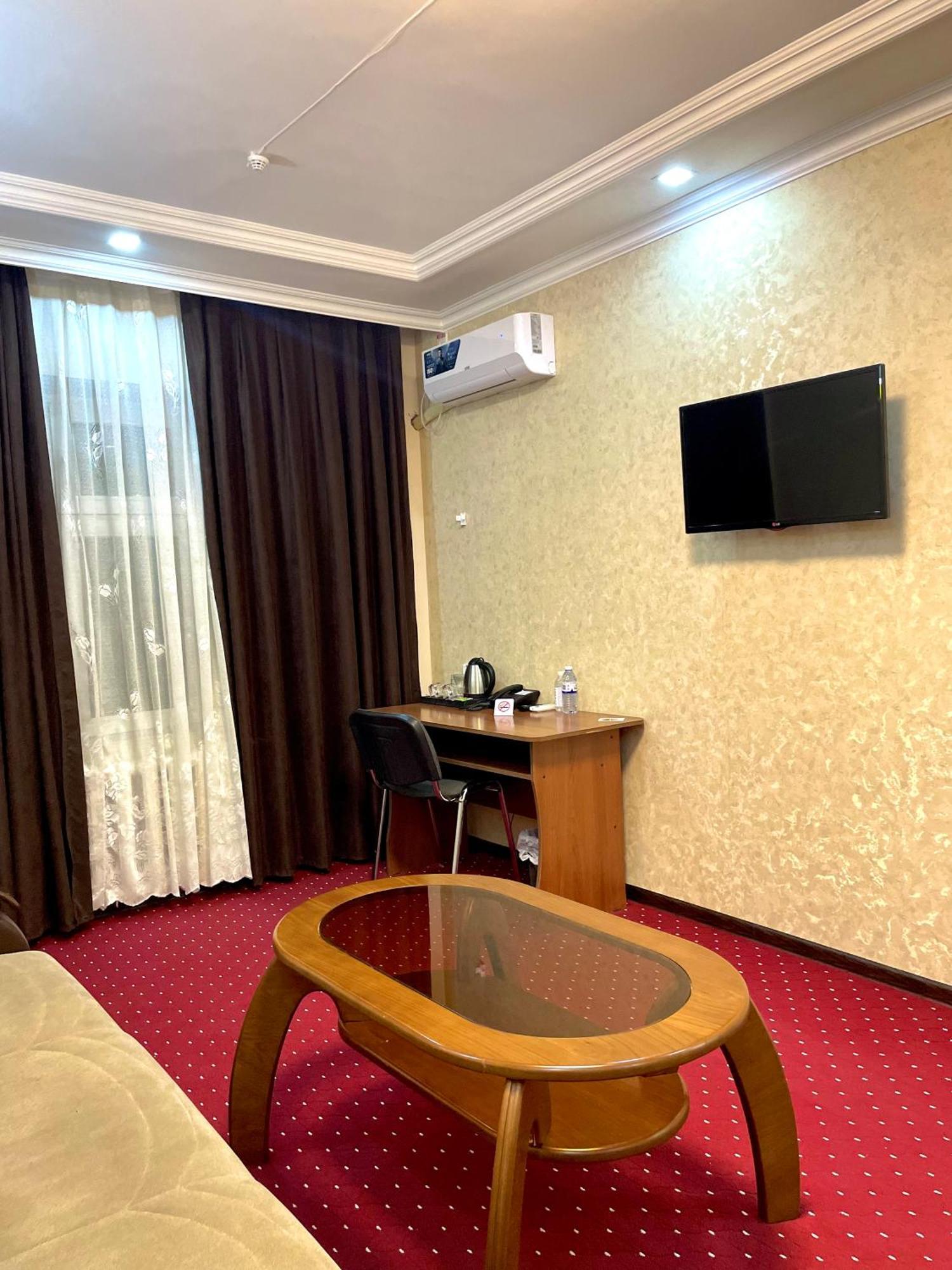Asson Hotel Термиз Екстериор снимка
