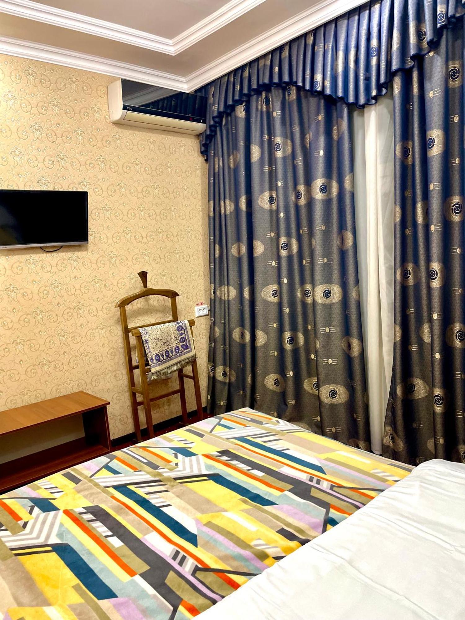 Asson Hotel Термиз Екстериор снимка