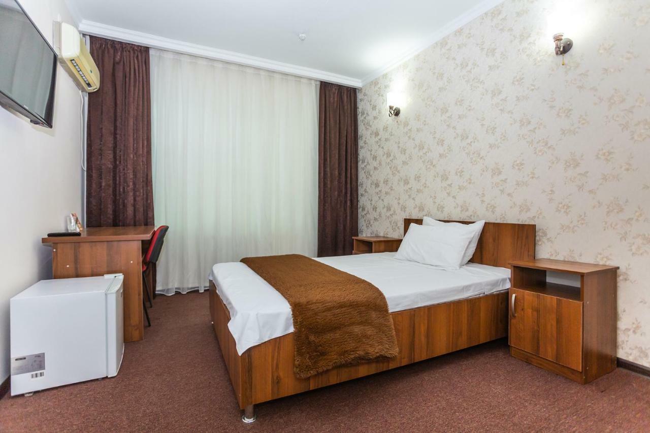 Asson Hotel Термиз Екстериор снимка